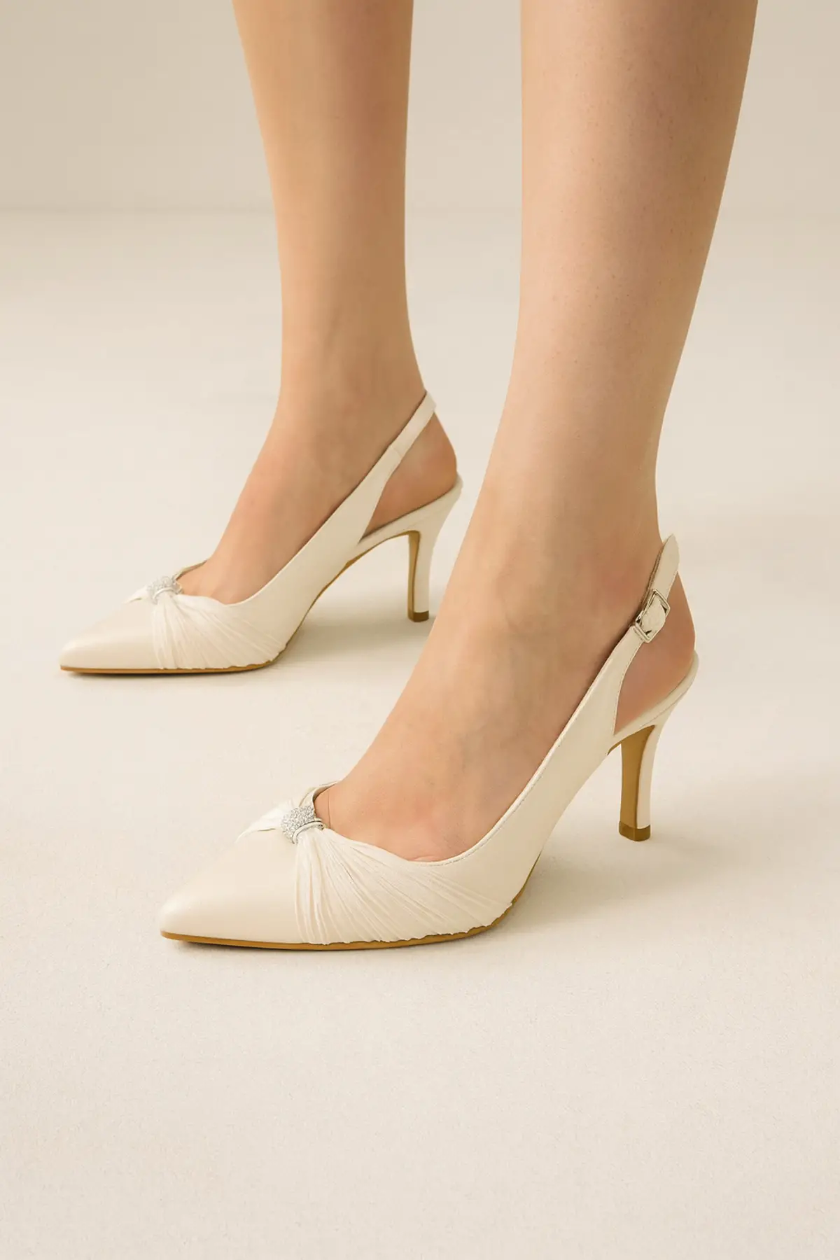  Kadın Taş Detaylı Şık Topuklu Ayakkabı